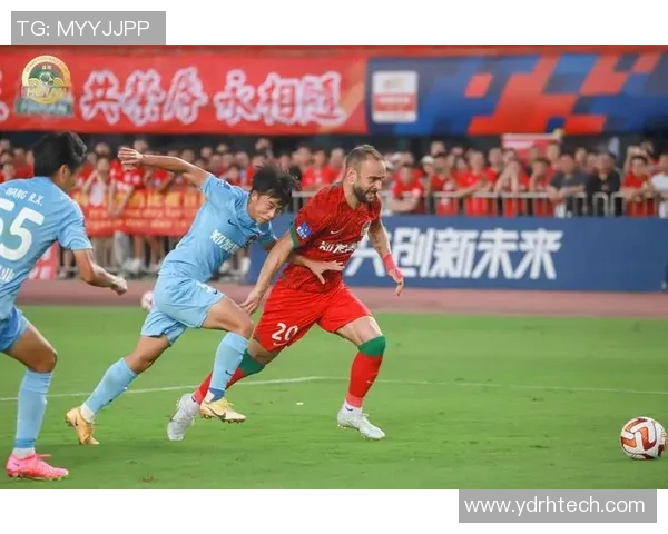 足球明星积极向河南捐款助力灾后重建展现社会责任感